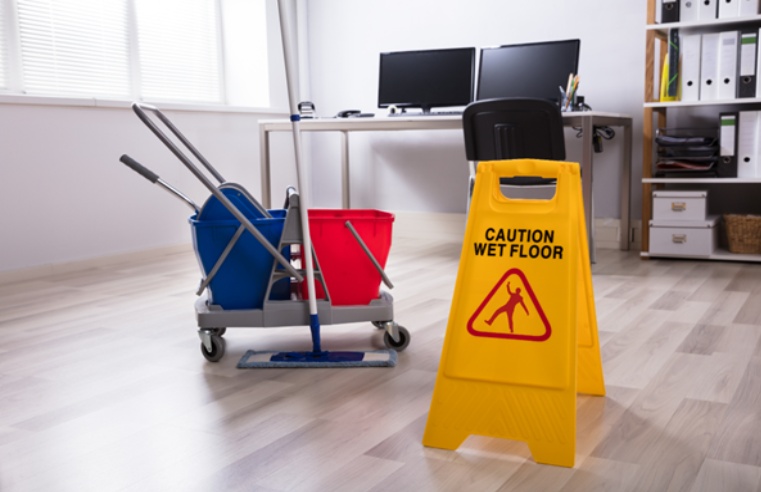 FIVE SIGNS YOU NEED COMMERCIAL CLEANING
