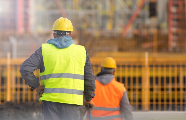 GOVERNMENT ISSUES â€˜WORKING SAFELYâ€™ ADVICE FOR UK EMPLOYERS