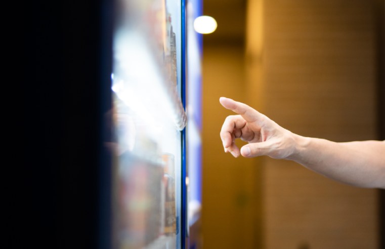 LOLLY LAUNCHES VENDING SOLUTION